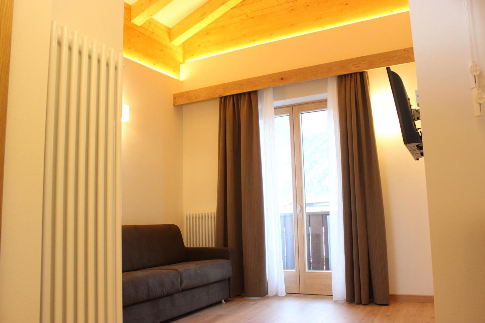 Hotel Collini Pinzolo Zimmer foto