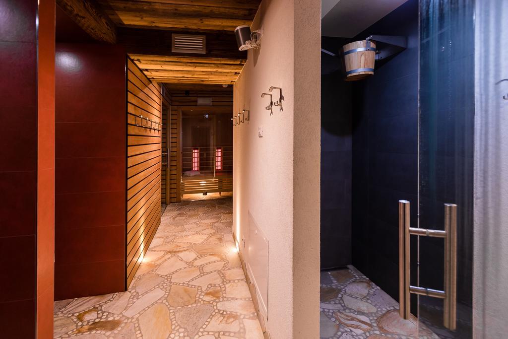 Hotel Collini Pinzolo Exterior foto